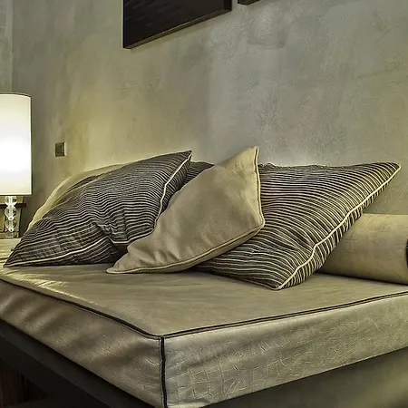 Guest house Intown Luxury House 3*
